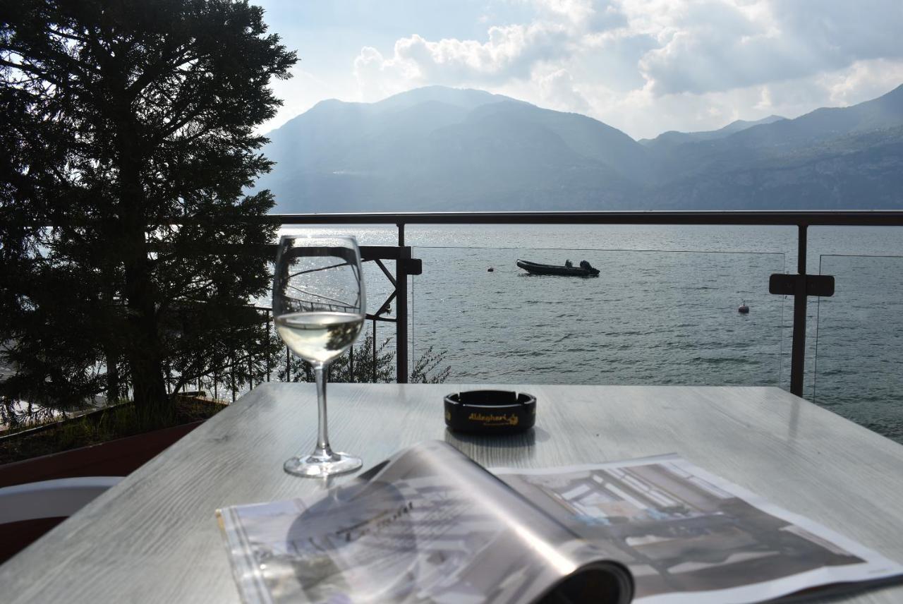 Hotel Garni Vela D'Oro Brenzone sul Garda Exterior photo
