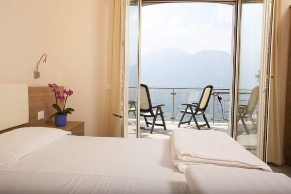 Hotel Garni Vela D'Oro Brenzone sul Garda Exterior photo