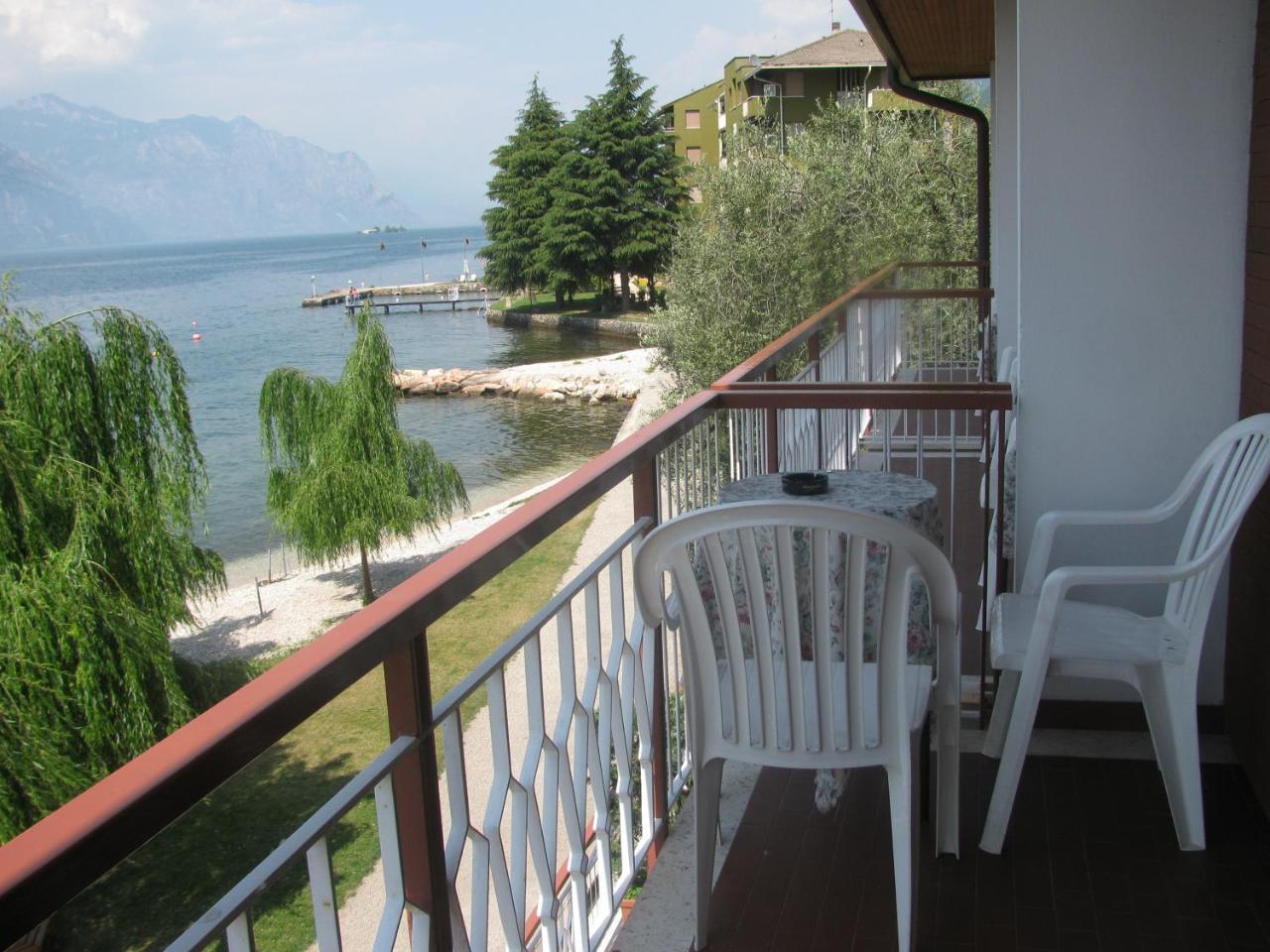 Hotel Garni Vela D'Oro Brenzone sul Garda Exterior photo